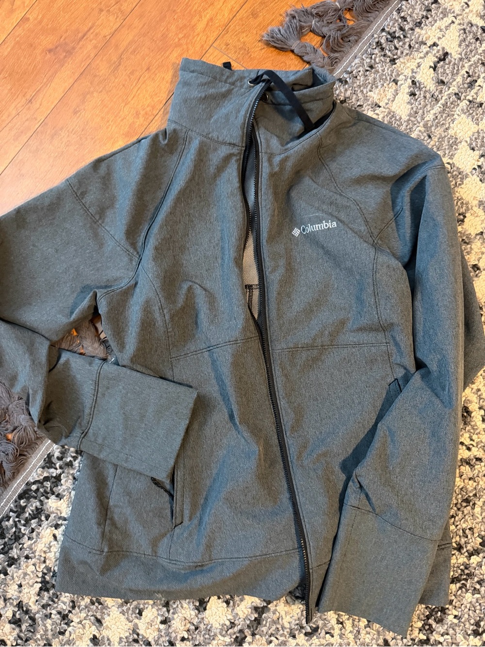 Columbia Women’s Dark Gray Lightweight Softshell Jacket
